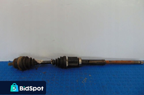 VOLVO V70 II 2.4T PÓŁOŚ PRAWA P9183934