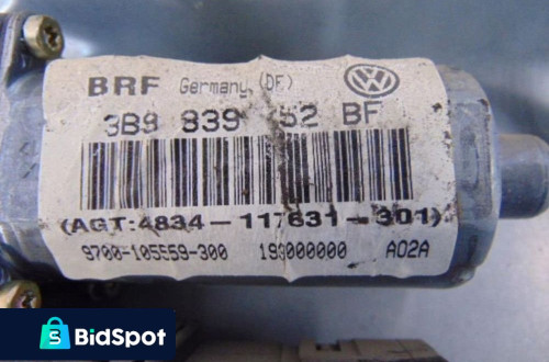 VOLKSWAGEN PASSAT B5 LIFT PODNOŚNIK SZYBY PRAWY TYŁ