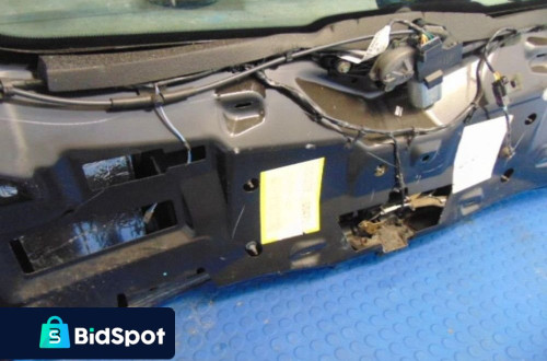 CADILLAC SRX TYLNA KLAPA