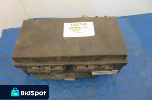 OPEL CORSA D SKRZYNKA BEZPIECZNIKÓW 13217392