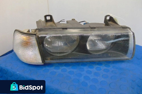 BMW E36 COMPACT REFLEKTOR PRAWY