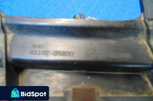 DAEWOO MUSSO REFLEKTOR PRAWY