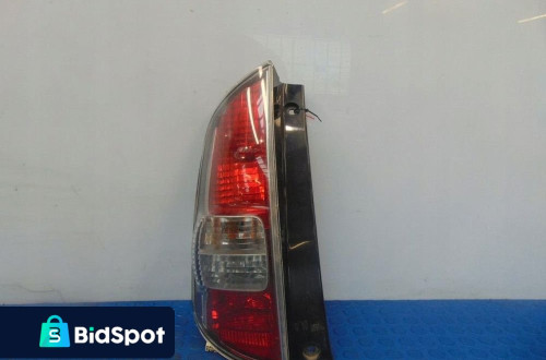 DAIHATSU SIRION II LAMPA TYŁ LEWA