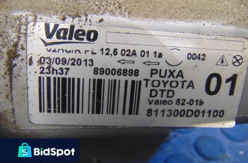 TOYOTA YARIS I REFLEKTOR PRAWY PRZÓD 89006898
