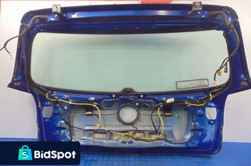 VOLKSWAGEN GOLF V TYLNA KLAPA Z SZYBĄ