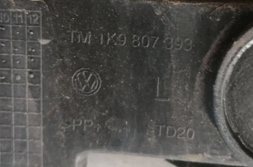 VW GOLF V KOMBI 08r ŚLIZG ZDERZAKA 1K9807393