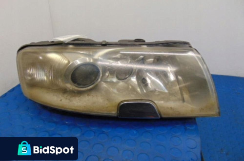 SKODA SUPERB I REFLEKTOR PRAWY EU