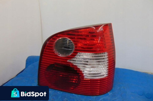 VOLKSWAGEN POLO IV 9N HB 3DRZWI LAMPA TYL PRAWA