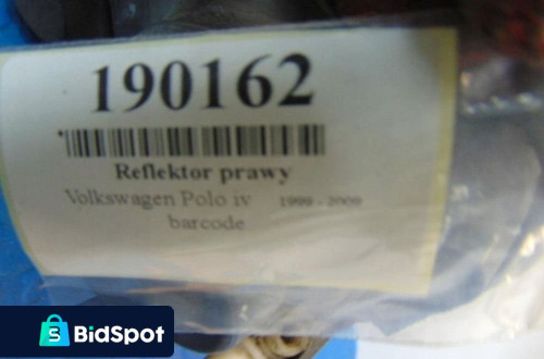 VOLKSWAGEN POLO IV 9N REFLEKTOR PRAWY