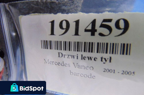 MERCEDES VANEO DRZWI LEWY TYL
