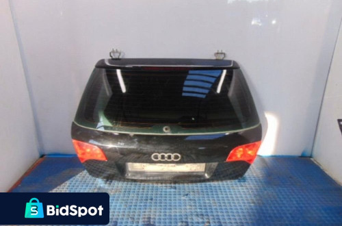 AUDI A4 B7 AVANT TYLNA KLAPA