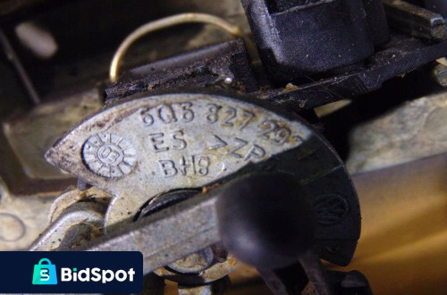 VOLKSWAGEN POLO TYLNA KLAPA