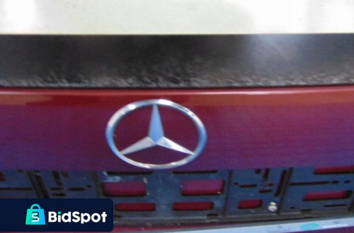 MERCEDES W202 TYLNA KLAPA