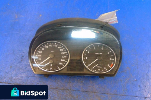 BMW E90 Licznik 1025330-31