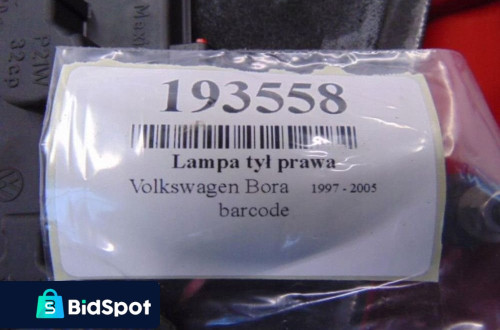 VOLKSWAGEN BORA LAMPA TYL PRAWA
