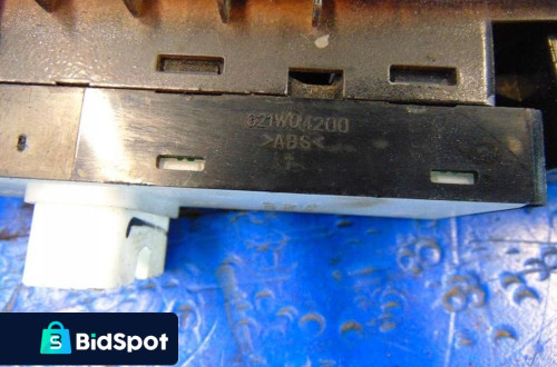 KIA CARNIVAL 2.9 CRDI PANEL STEROWANIA SZYBAMI PRZEŁĄCZNIK SZYB