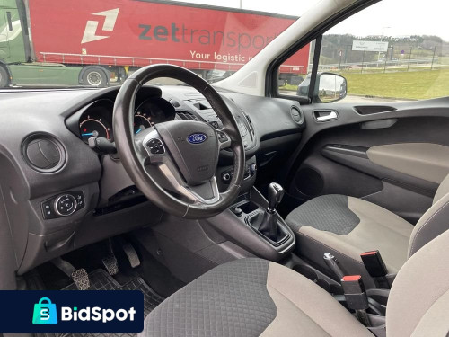 Ford Tourneo Courier 1.5 TDCi Titanium