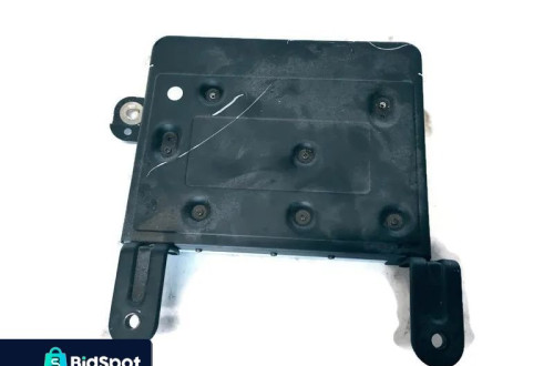 VOLVO V70 III 12r WZMACNIACZ RADIA 30659685