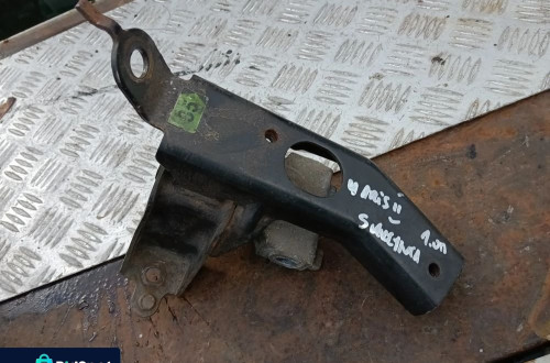 toyota yaris ii 2 1.0b poduszka lapa skrzyni biegow