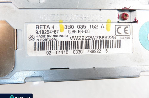 RADIO KASETA  VW GOLF IV 3B0035152A