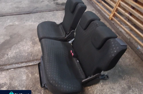 toyota yaris ii 2 5d kanapa siedzenia fotele tyl tylnie tylne