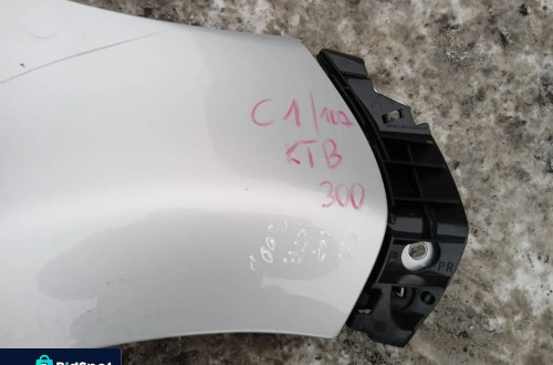 BŁOTNIK PEUGEOT 107 CITROEN C1 PRAWY 05-14 KOD KOLORU KTB