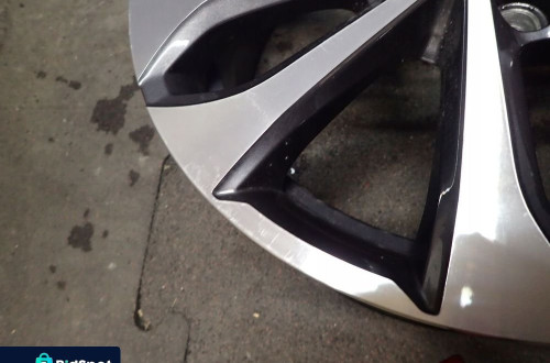 FELGA ALUMINIOWA RENAULT 5X114,3 16" 6,5J