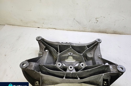 ŁAPA PODPORA SKRZYNI BIEGÓW AUDI A6 A7 4K0399262J