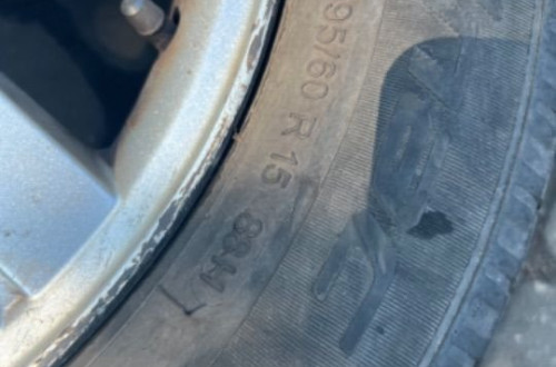 KOMPLET KOŁ ALUMINIOWYCH Z OPONAMI KOŁA TOYOTA COROLLA E11 E12 YARIS II 15 ET45 4x100 195/60 R15