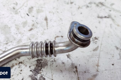 RURA PRZEWÓD POWRÓT OLEJU A6 C8 A7 05L145736C