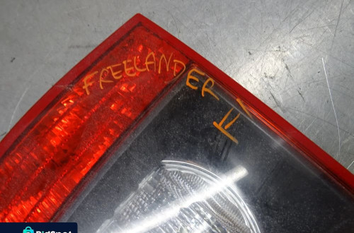 LAND ROVER FREELANDER II 06-11 2.2D LAMPA PRAWY TYŁ TYLNA