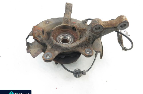 ZWROTNICA PIASTA PRZEDNIA LEWA TOYOTA YARIS I 1.0 VVT