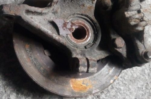 peugeot 206 1.4b zwrotnica piasta zacisk hamulcowy przod przednia lewa