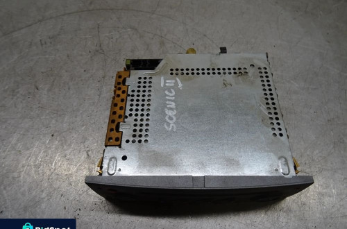 RENAULT SCENIC II 1.5 DCI RADIO 8200300859