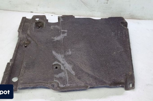 OSŁONA PODWOZIA PRAWY TYŁ AUDI A6 C8 4K0825216