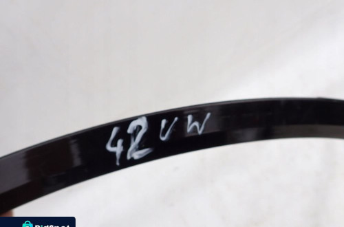 VW TOUAREG III 760 18- LISTWA BŁOTNIKA PRAWA PRZÓD