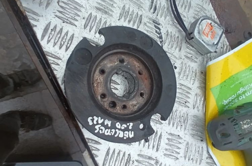 mercedes w123 123 beczka 2.0d kolo mocowanie zebatka pasowe walu korbowego