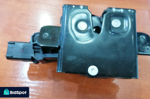 OPEL INSIGNIA A 08r- ZAMEK KLAPY BAGAŻNIKA 13503467