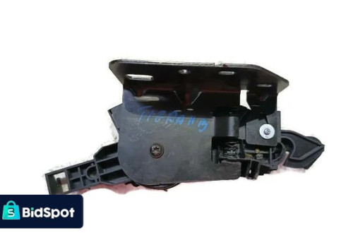 OPEL TIGRA B  04-09r ZAMEK KLAPY BAGAŻNIKA PRAWY