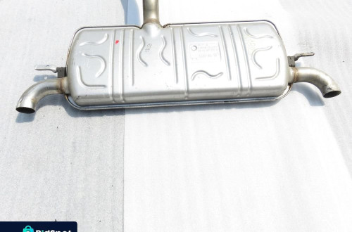 RURA WYDECHOWA INFINITI Q30 2.0 T A1764910900