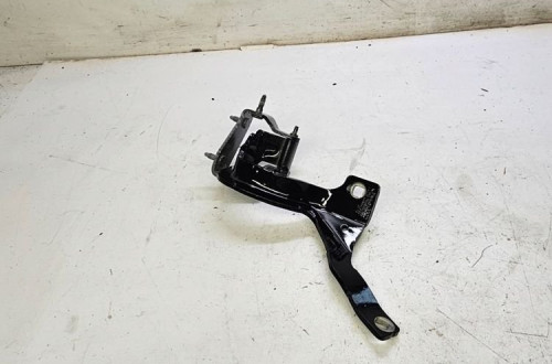 ZAWIAS KLAPY PRAWY TYŁ AUDI A6 C8 AVANT 4K9827300A