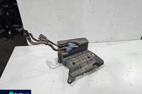 ZBIORNIK POMPA PŁYNU ADBLUE AUDI A4 B9 8W0131878T