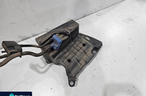 ZBIORNIK POMPA PŁYNU ADBLUE AUDI A4 B9 8W0131878T
