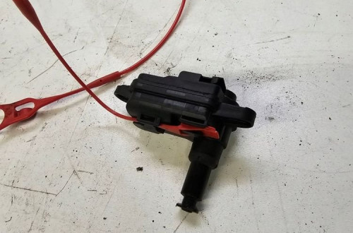 SIŁOWNIK KLAPKI PALIWA AUDI A6 C8 Q7 4M 4M0962153B