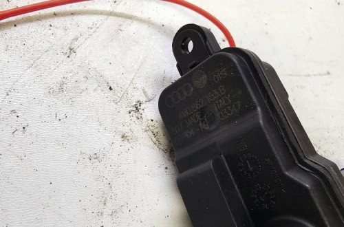 SIŁOWNIK KLAPKI PALIWA AUDI A6 C8 Q7 4M 4M0962153B