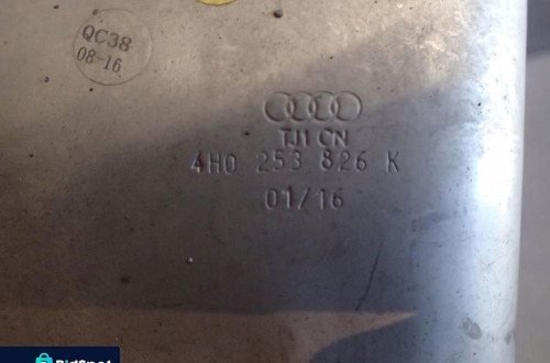 Końcówka wydechu tłumika prawa AUDI A8 D4 10-