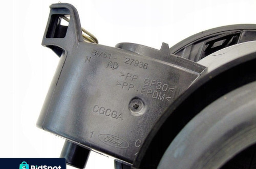 Klapka Wlewu Paliwa 3 Kombi Bm51-A27936