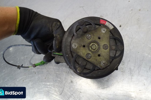 SPRĘŻARKA KLIMATYZACJI AUDI A4 B5 1.8 8D0260805