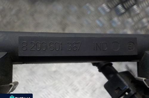 RENAULT MEGANE II LISTWA WTRYSKOWA