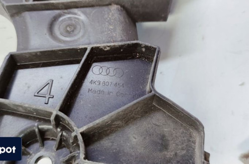 ŚLIZG ZDERZAKA PRAWY TYŁ AUDI A6 C8 4K9807454